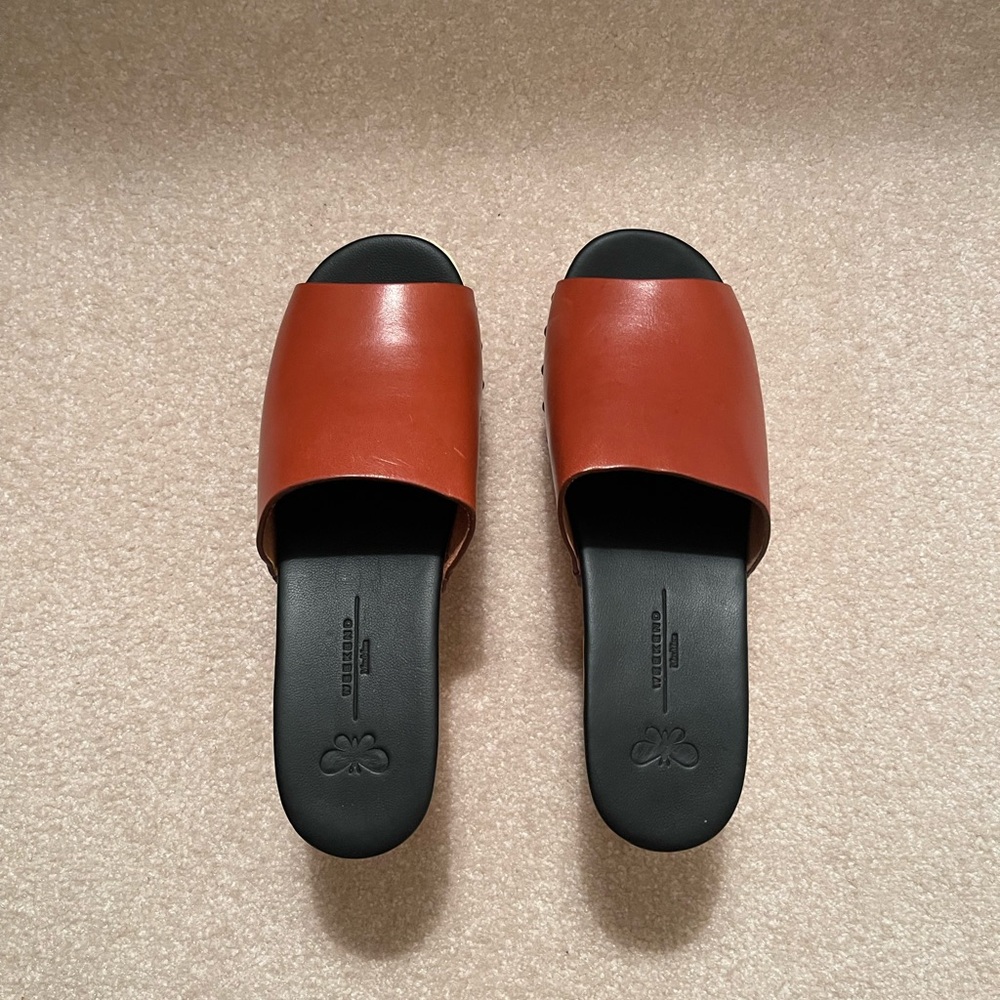 MaxMara Weekend Platform Open Toe Leather Sandals / Mules